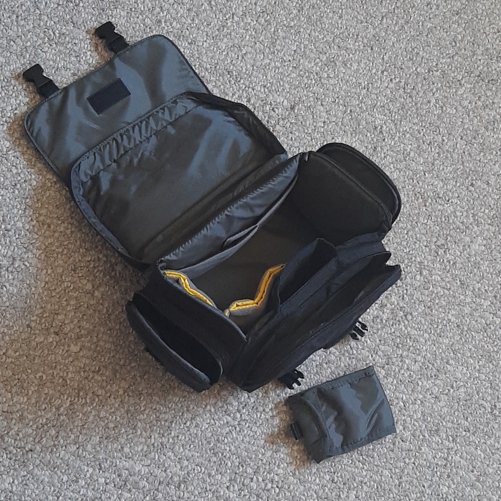 Case Logic Camera Bag. - Picture 7 of 8